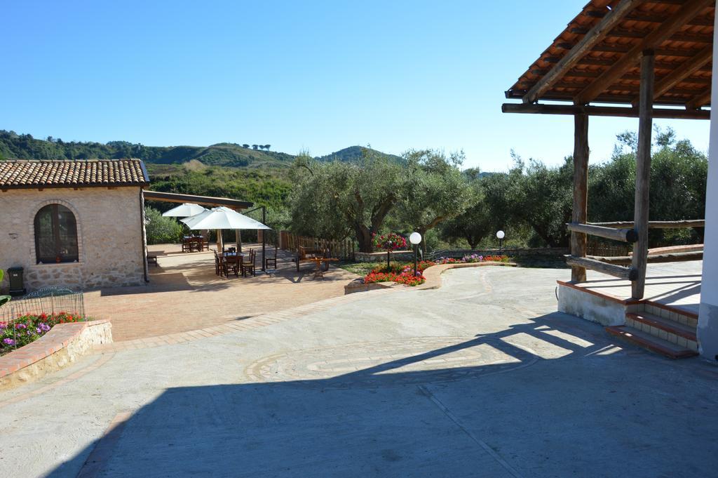 Azienda Agrituristica Carida Zaccanopoli Ngoại thất bức ảnh